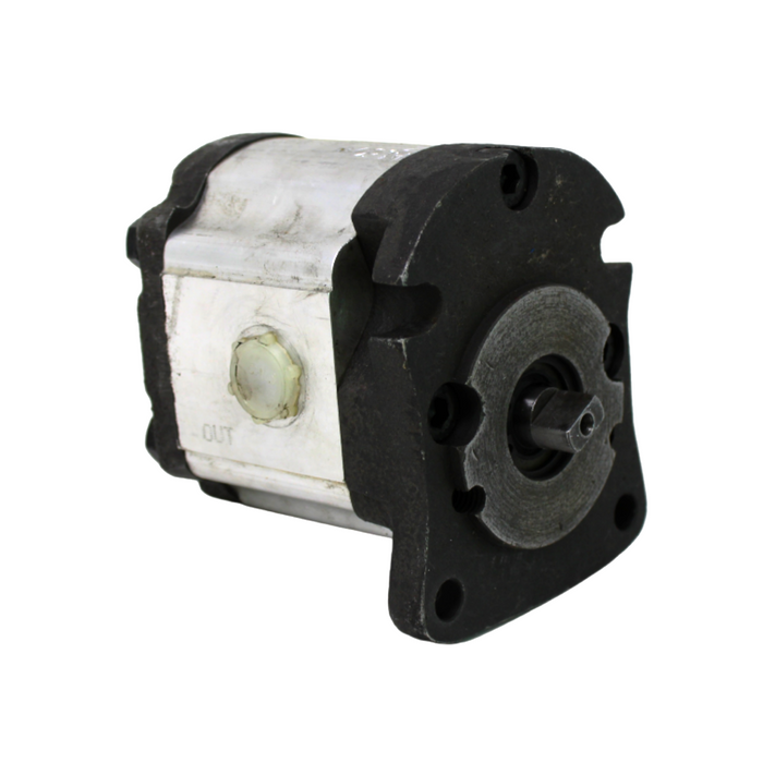 Kubota 67810-76100 - Hydraulic Pump