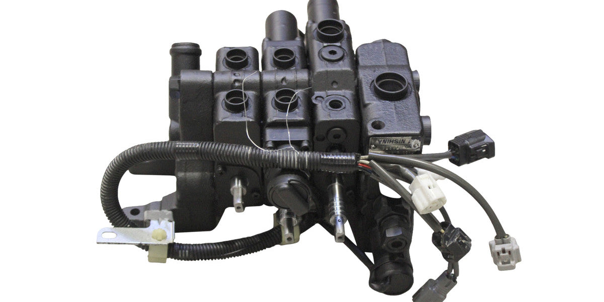 Toyota 67620-U2233-71 - Hydraulic Valve — Aztec Hydraulics